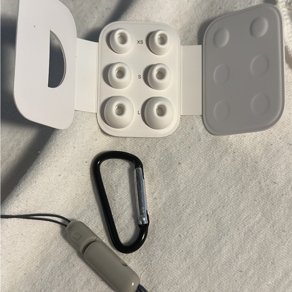 *****SOLD****apple Air Pods Pro 2nd generation - Picture 4 of 7